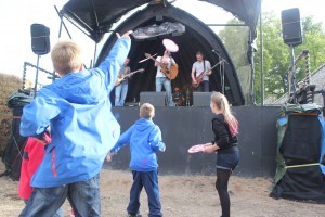 Friday's Passion donkeys and frisbees 300x200 - Friday's Passion