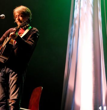 Attention Grabbing King Creosote at Eden Court 1/7/2016