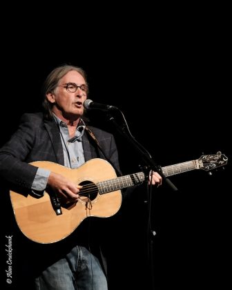 Dougie MacLean, 12/10/2017 Strathpeffer Pavilion