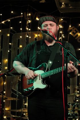 Peter Bacon at Mad Hatters Inverness, 24:11:2017