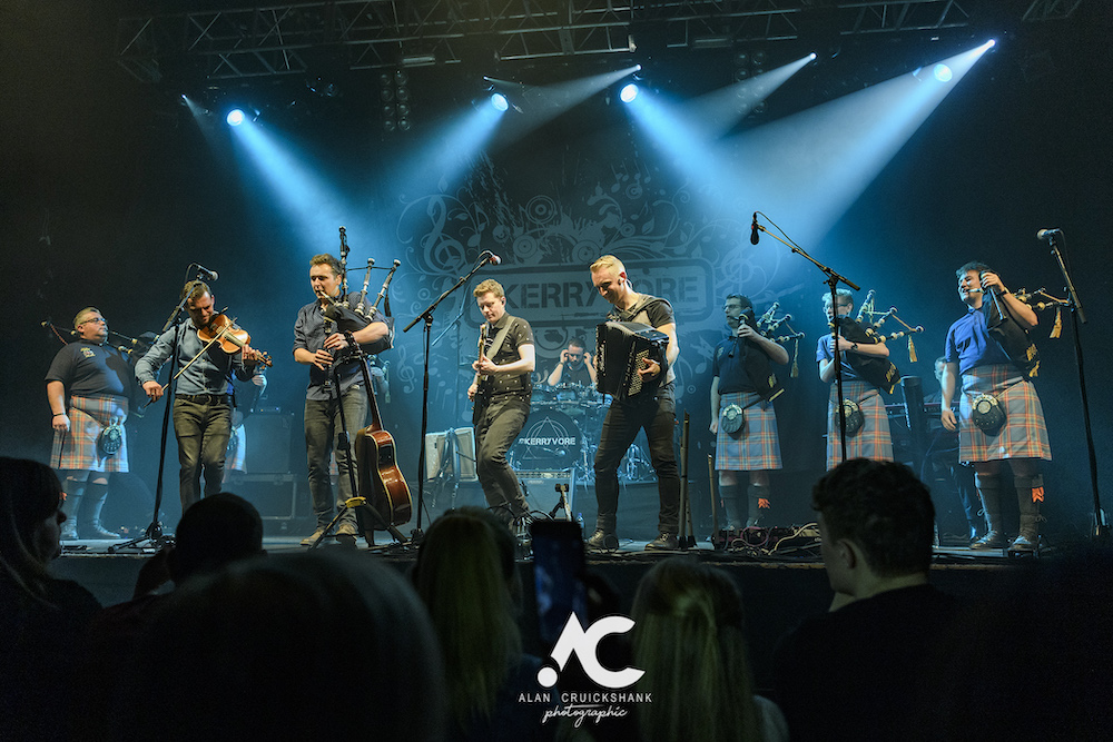 Skerryvore with City Of Inverness Pipe Band and Runrigs Iain Bayne December 2018 Ironworks Inverness November 2018 24 - Skerryvore, 7/12/2018 - Images