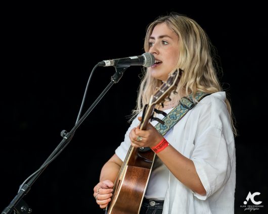 Katie Gregson MacLeod at Woodzstock 2021 2882021 Woodzstock 2021 2982021 23 530x424 - Let The Music Play, Woodzstock 2021 - IMAGES
