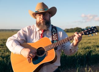 Ags Connolly: Country Music Without the Dilution